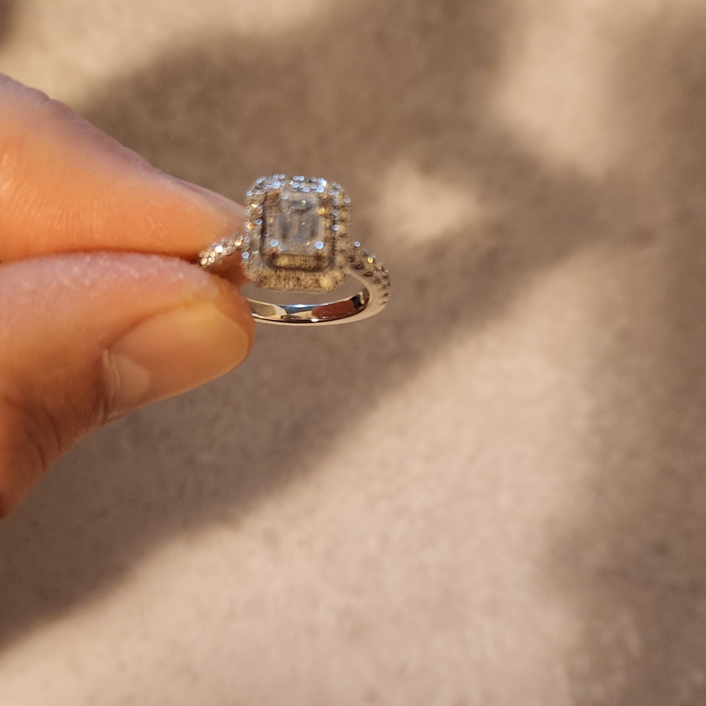 Vera Wang Silver Ring with Clear Gemstone